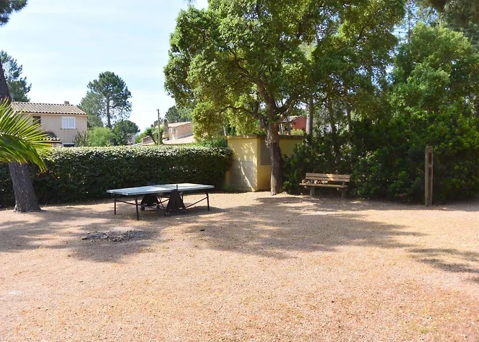 St Cyprien C20 *